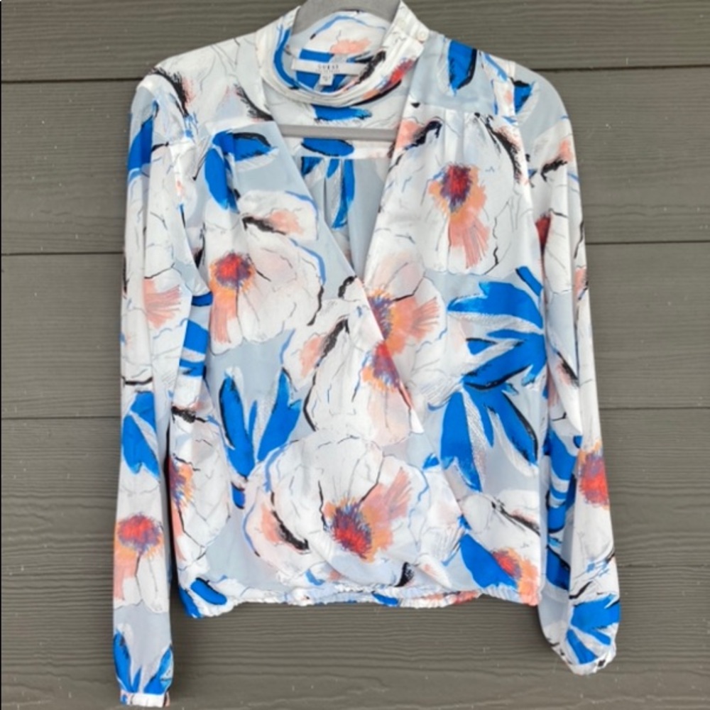 Guess Choker floral wrap blouse. Size M.
